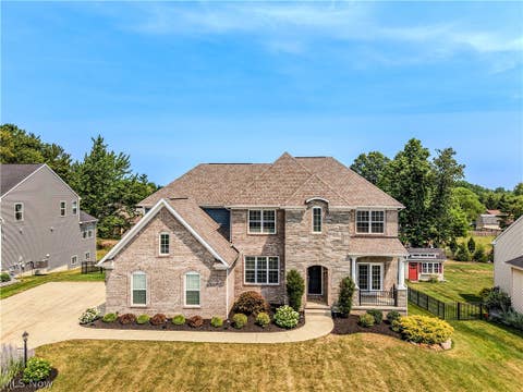 Homes For Sale - 12560 Treeline Trail<br/> North Royalton, OH 44133