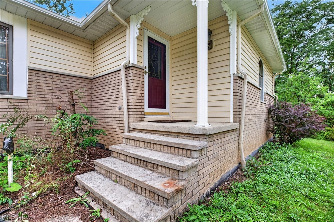 1164 Edgecliff Drive
