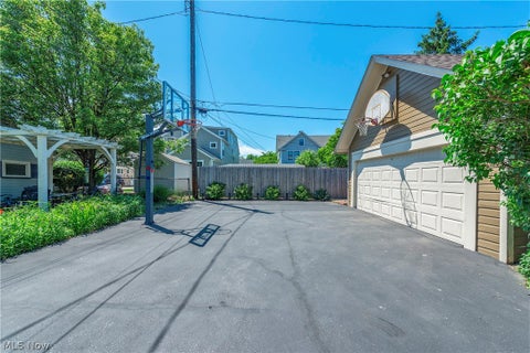 Tiny photo for 1090 Erie Cliff Drive, Lakewood, OH 44107 (MLS # 5213106)