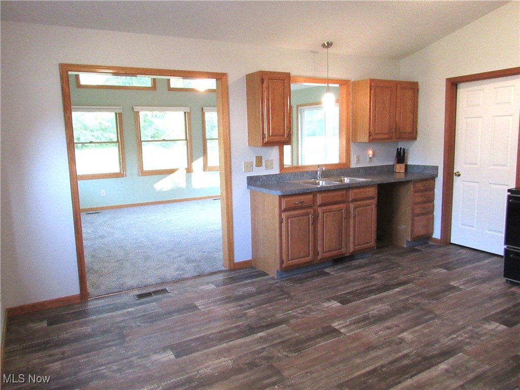 Avon Woods Condo - Residential