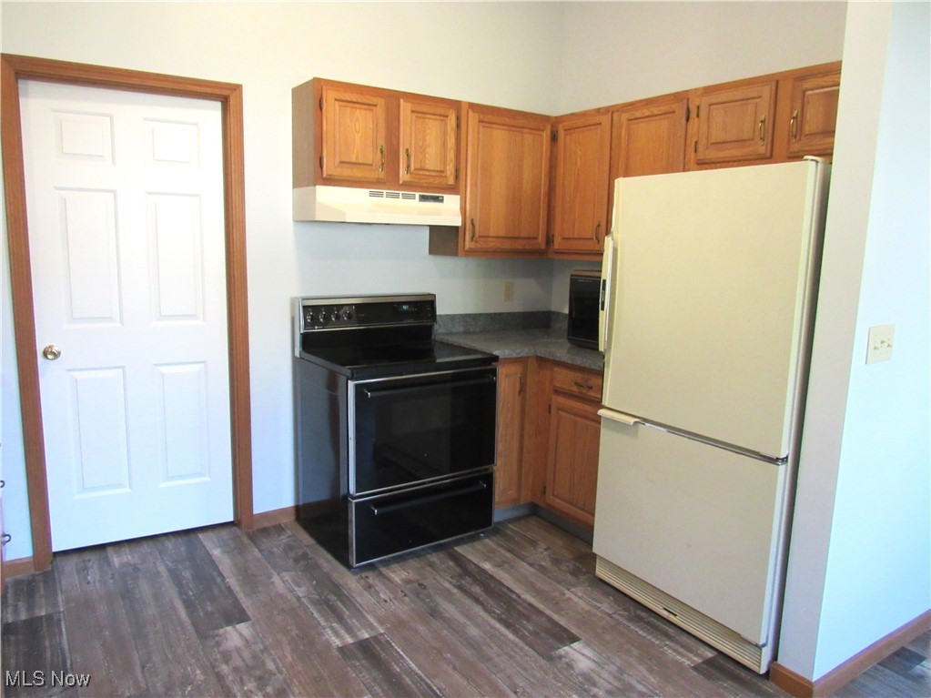 Avon Woods Condo - Residential