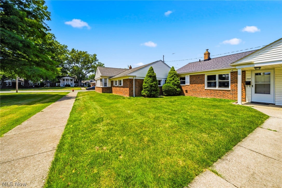 245 E 235th Street 131