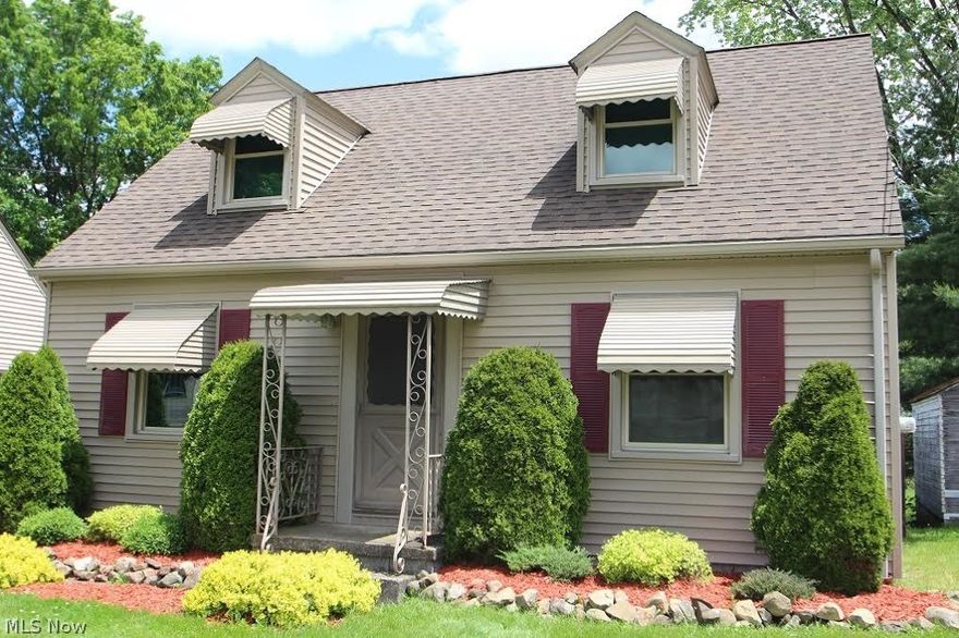 Move in ready
Bring your offer on this 3 bedroom Cape Cod. With a fenced in yard
First floor: Living room, eat-in kitchen, master bedroom, second bedroom and full bath.
Second floor: third bedroom, bonus room and lots of storage
Full Basement has plumbing for bathroom--commode is in place…just needs some walls for privacy!
BIG TICKET ITEMS DONE:  Windows, Roof and Vinyl Siding