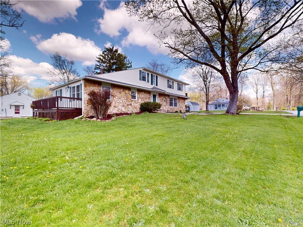 Photo of 867 Sunset View Boulevard, Tallmadge, OH 44278 (MLS # 5202782)