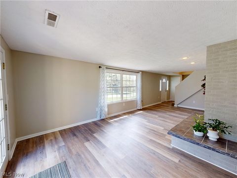 Tiny photo for 867 Sunset View Boulevard, Tallmadge, OH 44278 (MLS # 5202782)