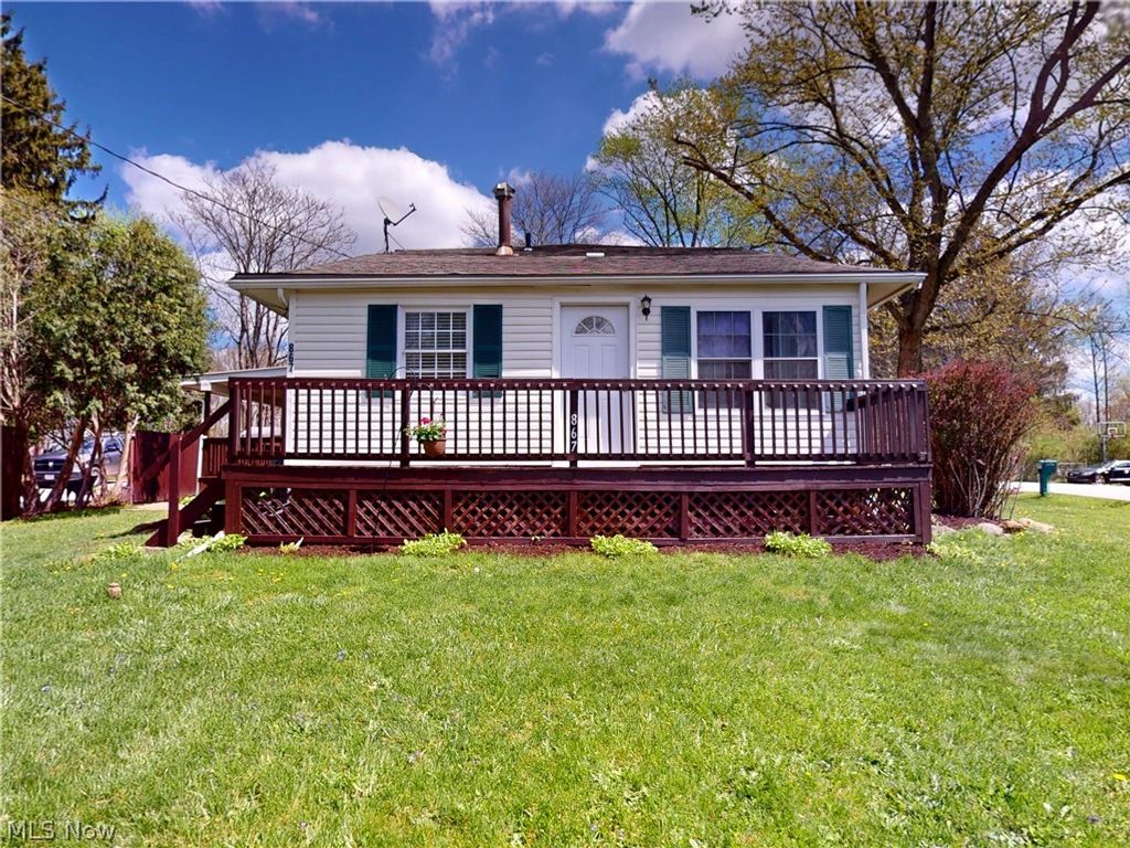 Photo of 867 Sunset View Boulevard, Tallmadge, OH 44278 (MLS # 5202782)