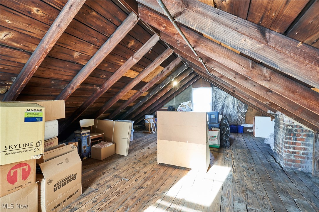 Walton Realty Companys Garfie - Residential