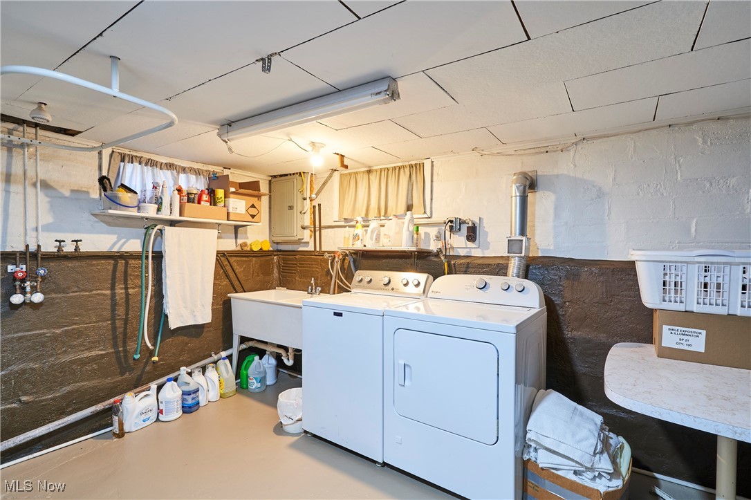 Walton Realty Companys Garfie - Residential