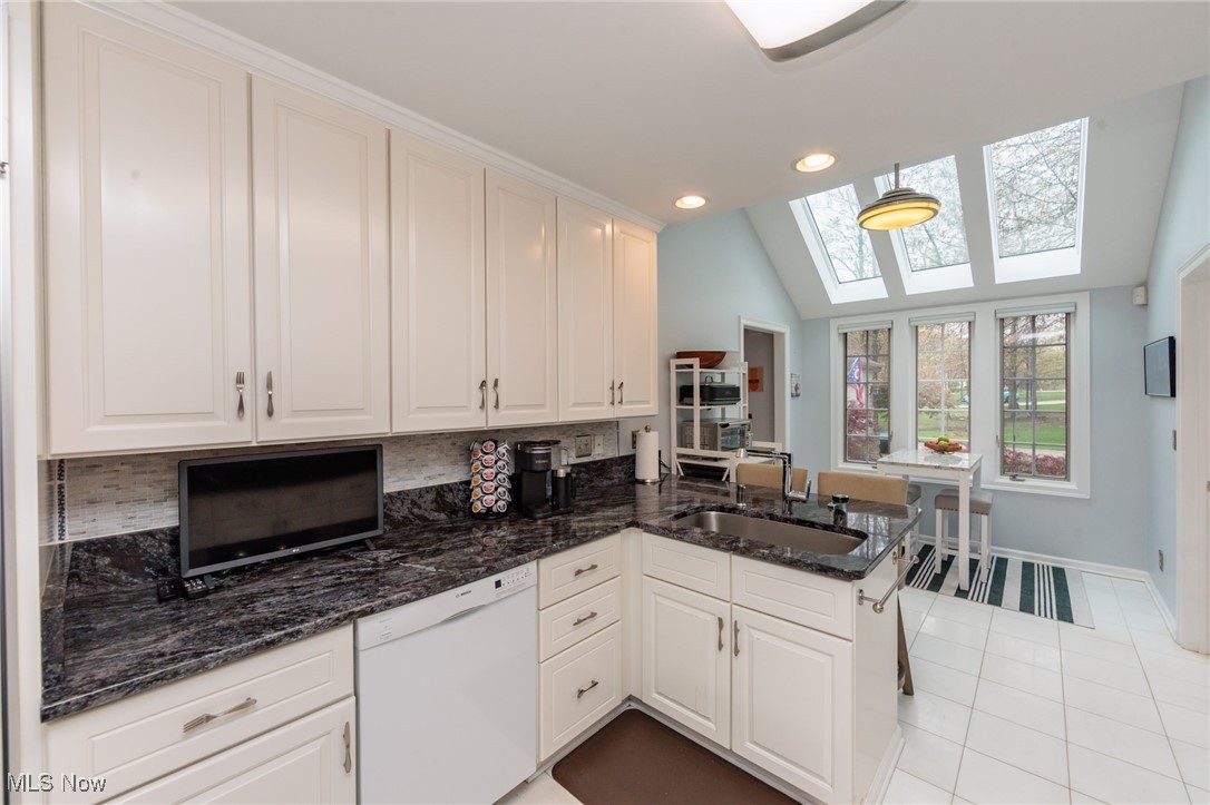 117 Royal Oak Drive, Aurora, Ohio image 13