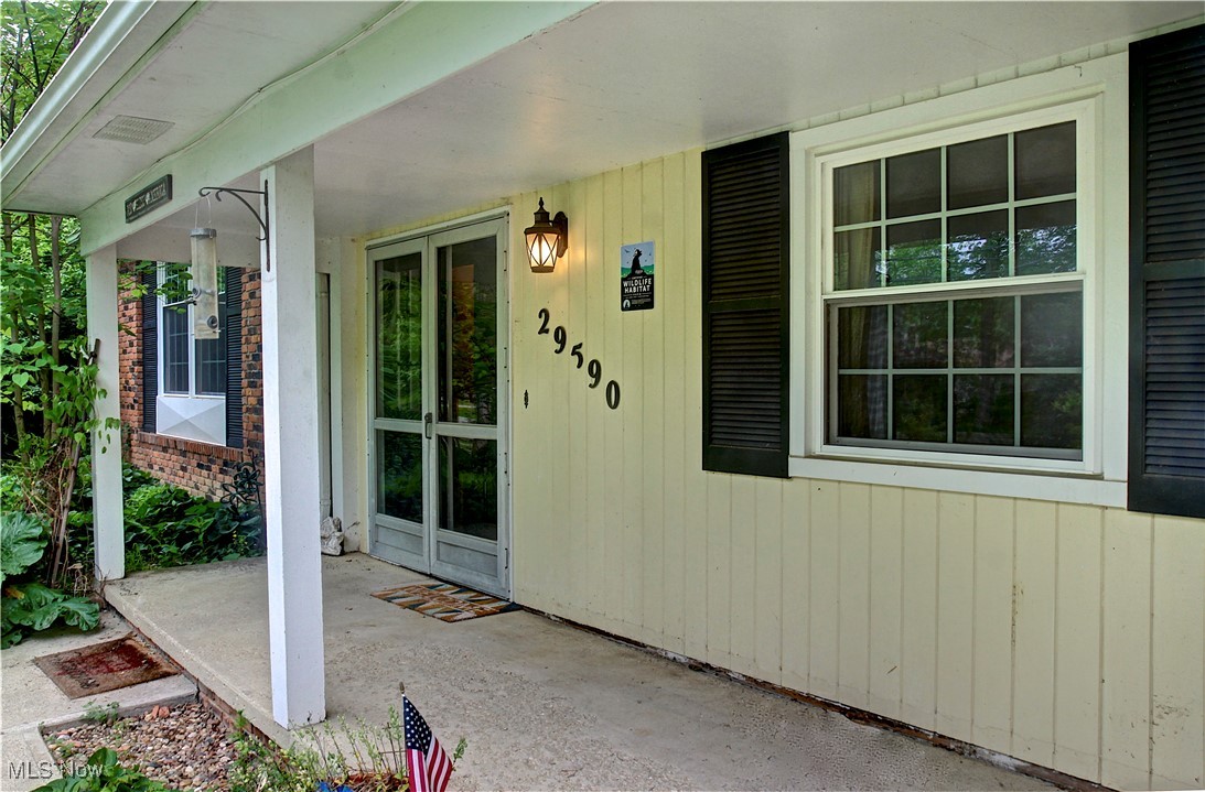 29590 Broxbourne Road, North Olmsted, Ohio image 3