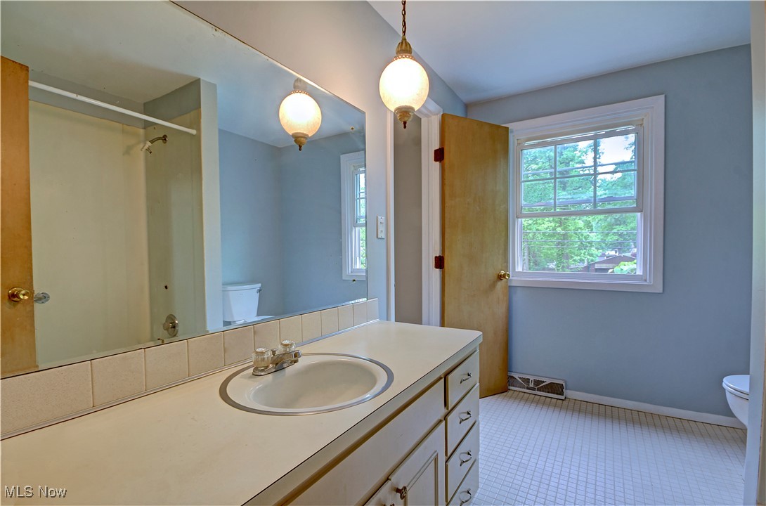 29590 Broxbourne Road, North Olmsted, Ohio image 25