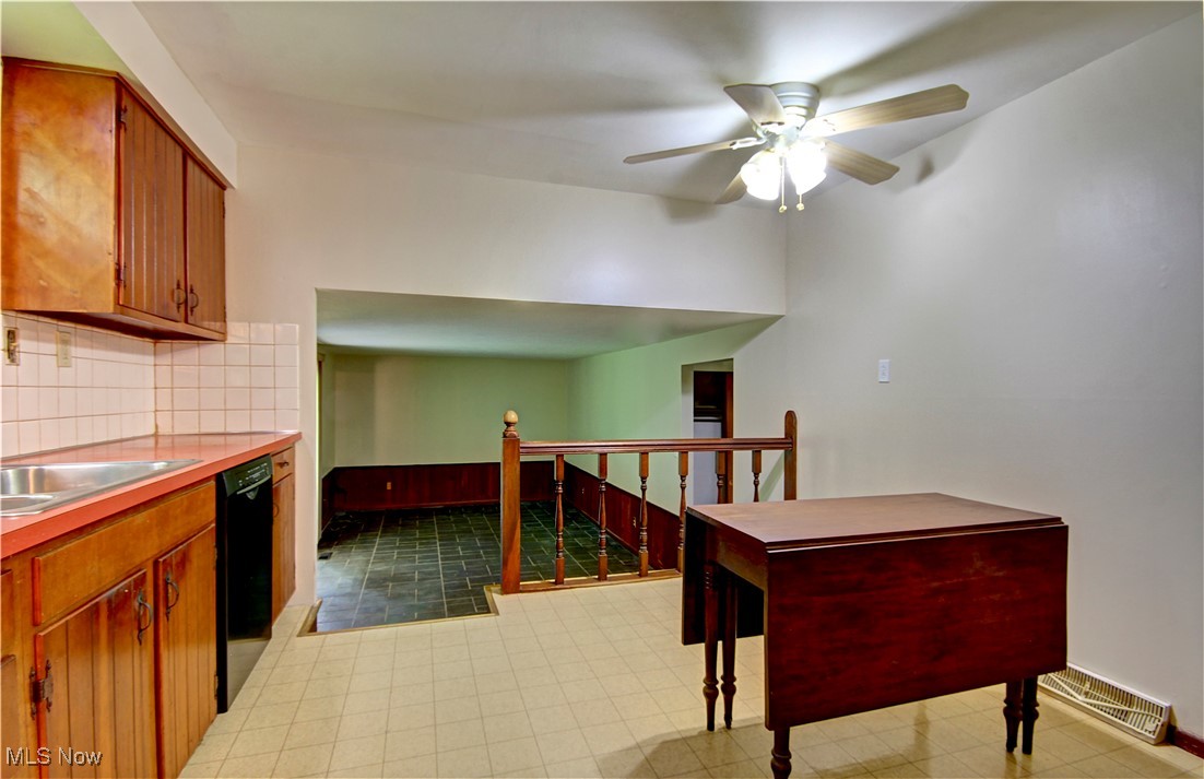 29590 Broxbourne Road, North Olmsted, Ohio image 14