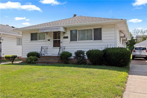 Homes For Sale - 3331 Stanfield Drive<br/> Parma, OH 44134