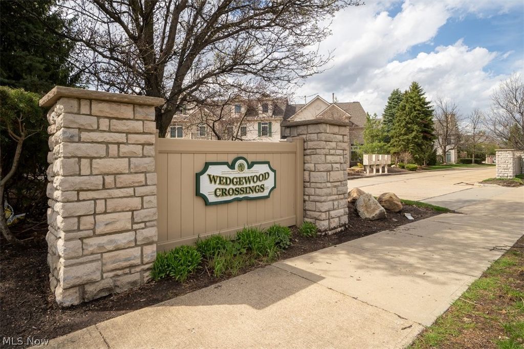 Photo of 3178 Richmond Road, Beachwood, OH 44122 (MLS # 5198608)