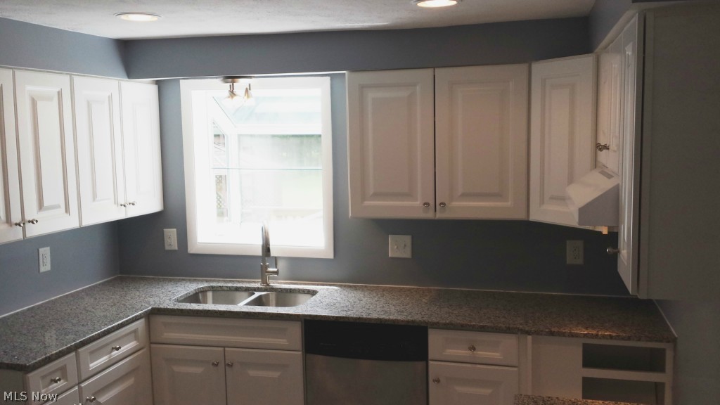 Lake Grove Estates - Residential