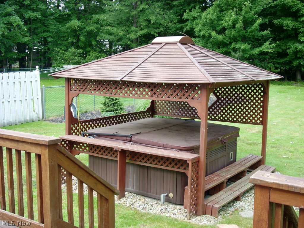 Lake Grove Estates - Residential