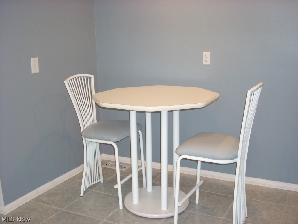 Lake Grove Estates - Residential