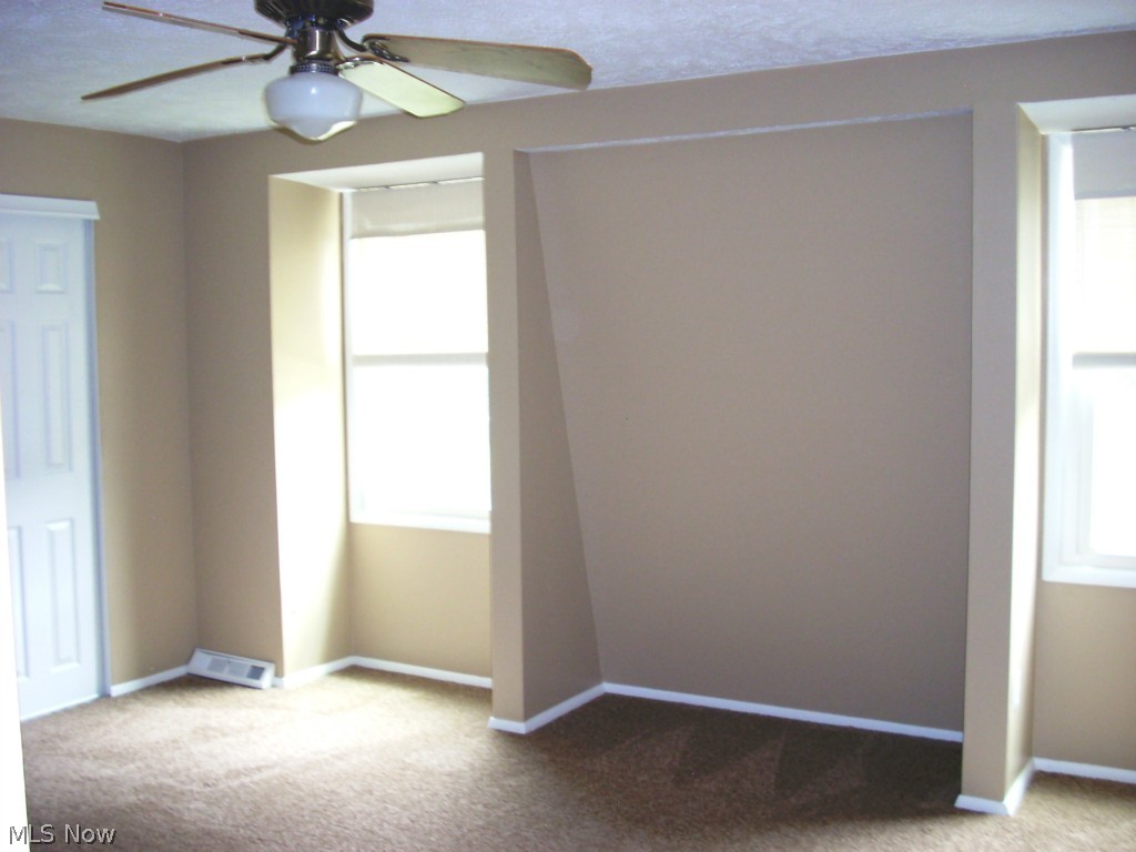 Lake Grove Estates - Residential