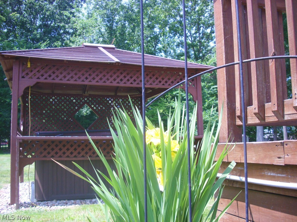 Lake Grove Estates - Residential