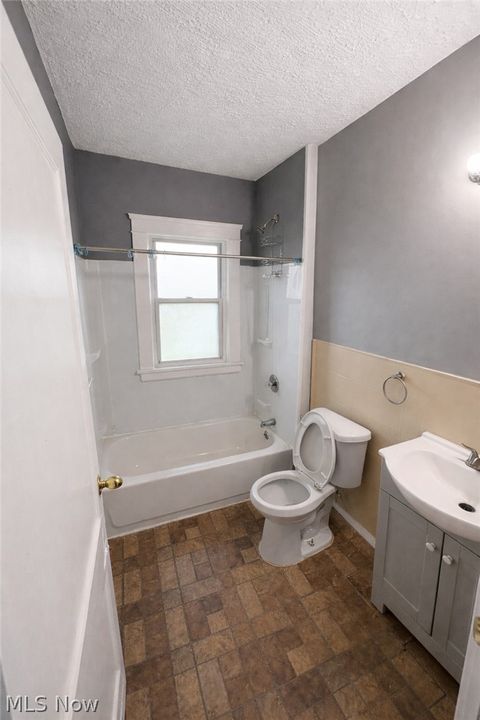 Tiny photo for 13605 Gainsboro Avenue #Up, East Cleveland, OH 44112 (MLS # 5202525)