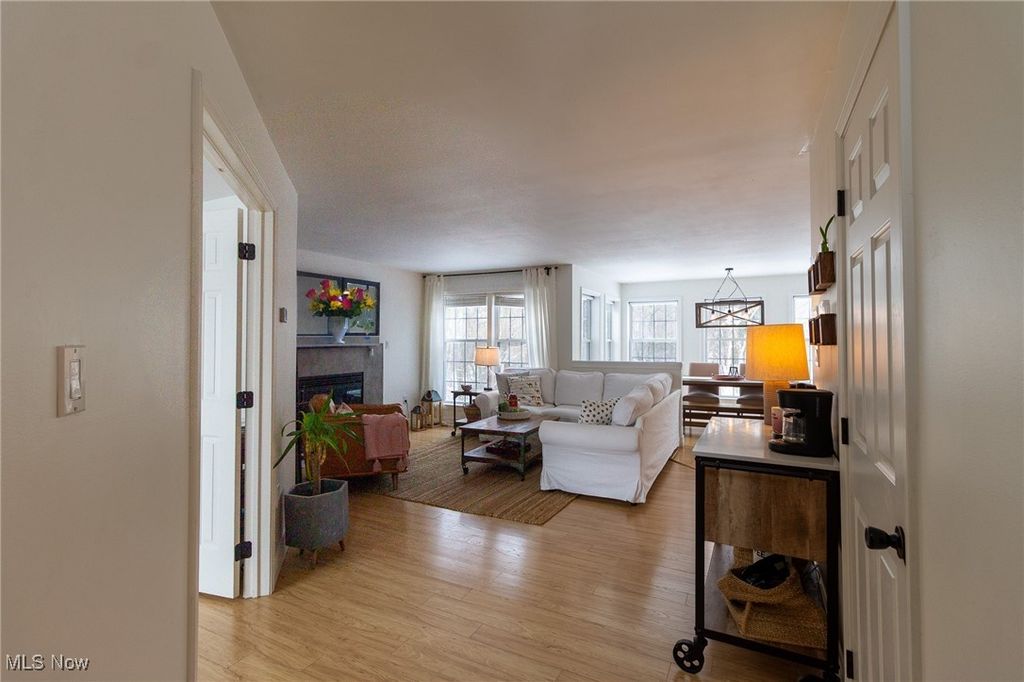 Photo of 889 Holborn Road, Streetsboro, OH 44255 (MLS # 5181614)