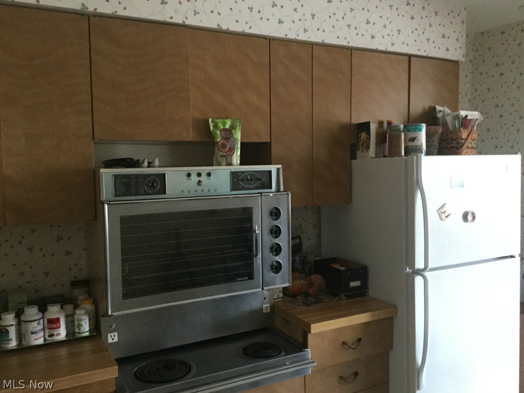 Marine Towers East Condo - Residential