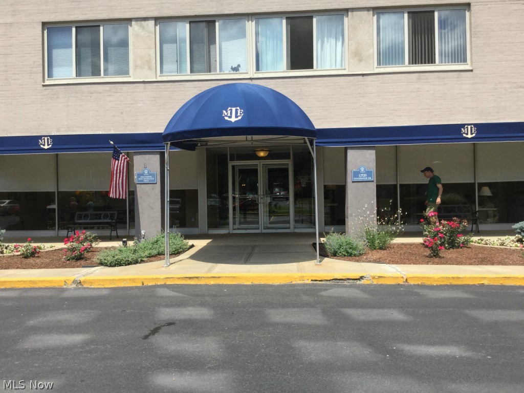 Marine Towers East Condo - Residential