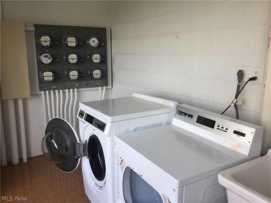 Marine Towers East Condo - Residential