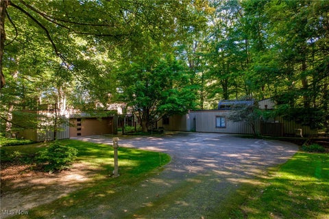 Photo for 150 Greentree Road
