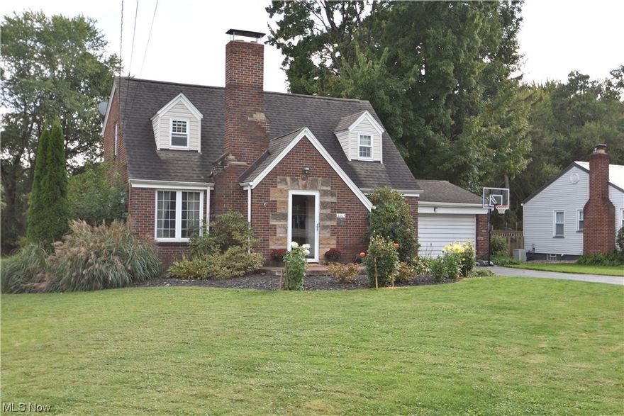 Charming 3 bedroom home located on a quiet dead-end street.  Working fireplace in the living room, hardwood flooring throughout.  Large back yard, 2 car attached garage, playroom in the basement.  Make this cozy home yours today!  Open house that was scheduled for Sunday September 24th is CANCELLED.