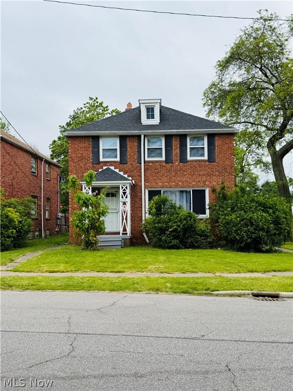 Photo of 14702 Milverton Road, Cleveland, OH 44120 (MLS # 5212457)