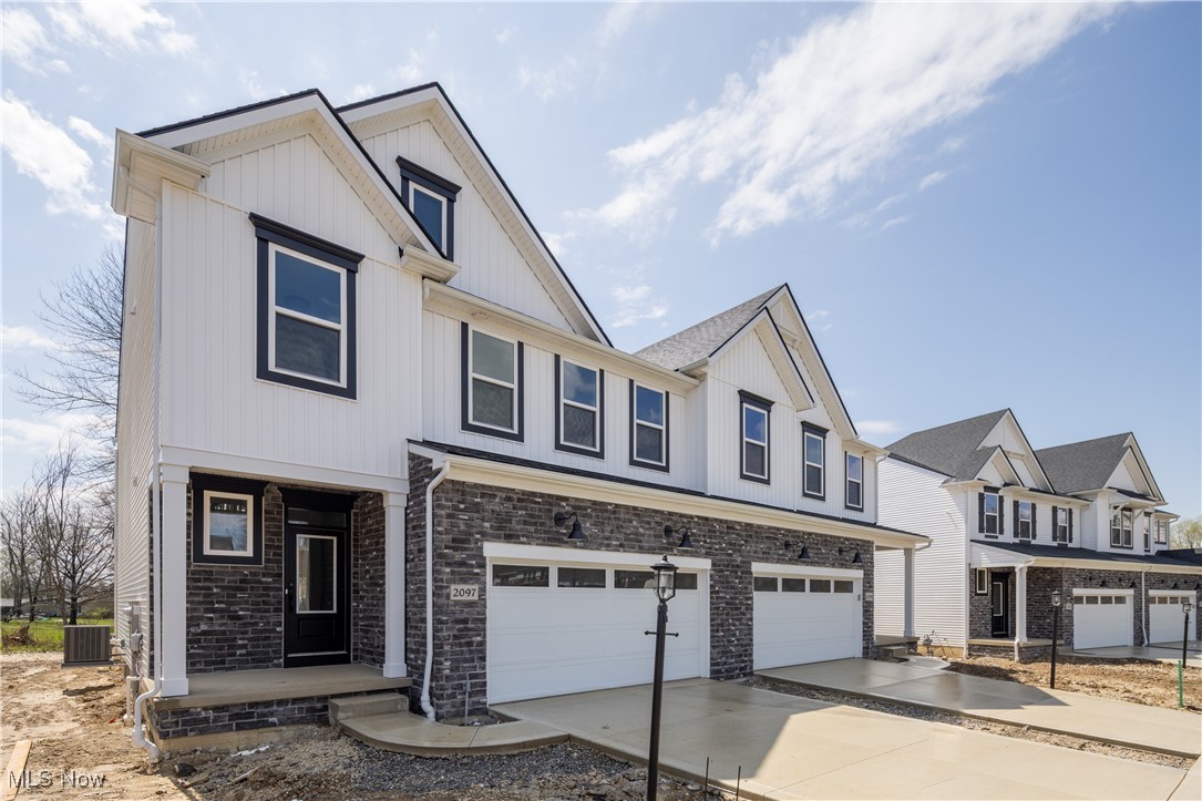 2097 Glenmont Drive, Brunswick, Ohio image 2