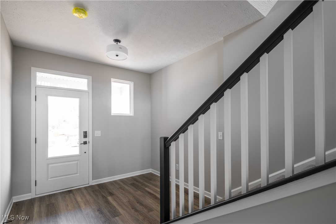 2097 Glenmont Drive, Brunswick, Ohio image 4