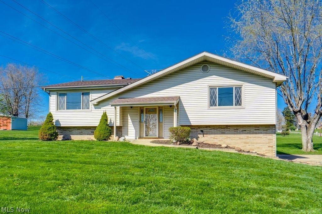 Photo of 3305 Dueber Avenue SW, Canton, OH 44706 (MLS # 5199572)