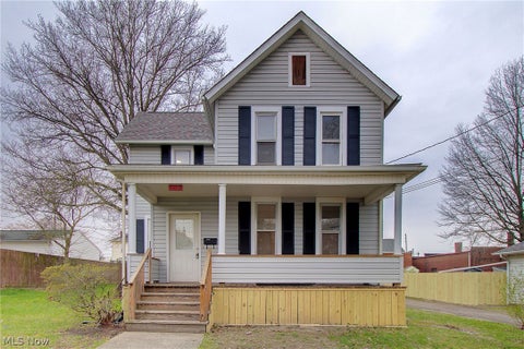 Homes For Sale - 2135 Cherry Avenue<br/> Stark County, Alliance, OH 44601