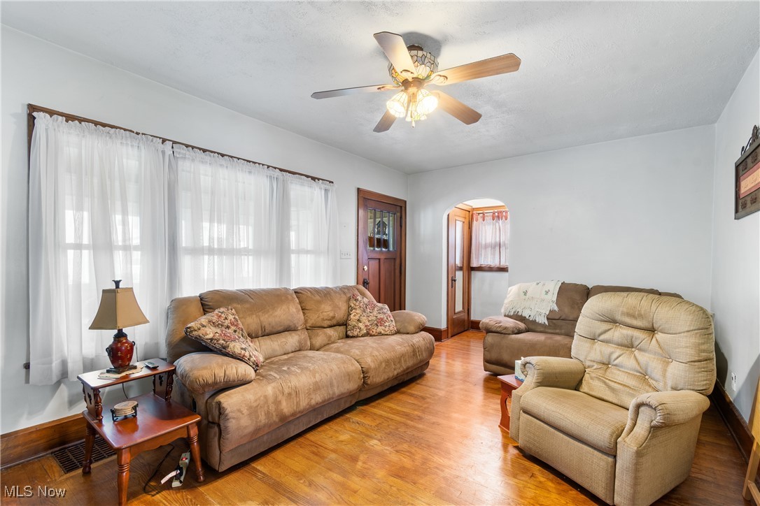 831 NE Sheffield Avenue, Massillon, Ohio image 8