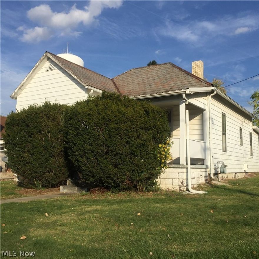 HUD case #413-371850, selling in as is condition with no warranty or guarantee of any kind. Home offers nice original woodwork and trim. Living room, formal dining area and 2 bedrooms. Detached garage and nice lot. Close to schools and parks. Home is a great candidate for FHA 203K rebab loan.
Property is UI as is ( uninsurable for FHA loan) with out the 203K.