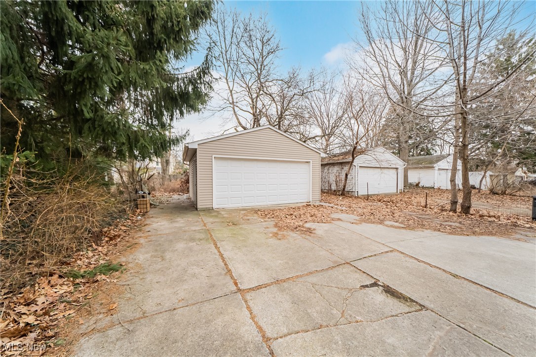 Greenlawn Realty Cos Sub - Residential Income