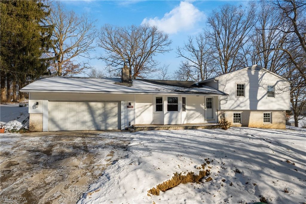 Photo of 2900 Ravenna Avenue SE, East Canton, OH 44730 (MLS # 5181188)