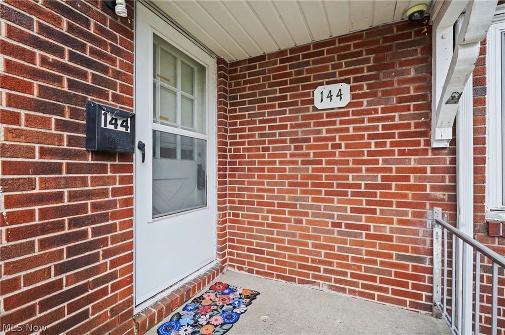 Photo of 144 Roosevelt Avenue, Elyria, OH 44035 (MLS # 5188435)