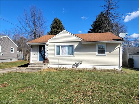 Tiny photo for 3246 Quentin Drive, Youngstown, OH 44511 (MLS # 5209150)