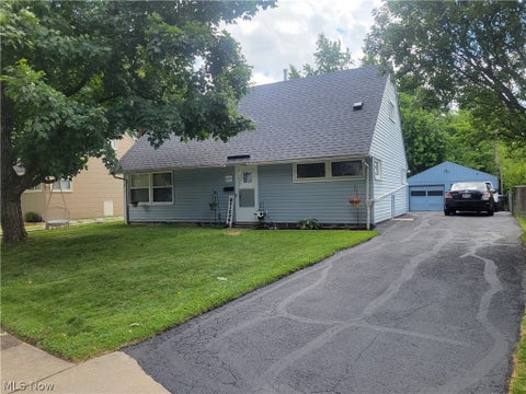 Homes For Sale - 2250 Wichert Drive<br/> Cuyahoga Falls, OH 44221
