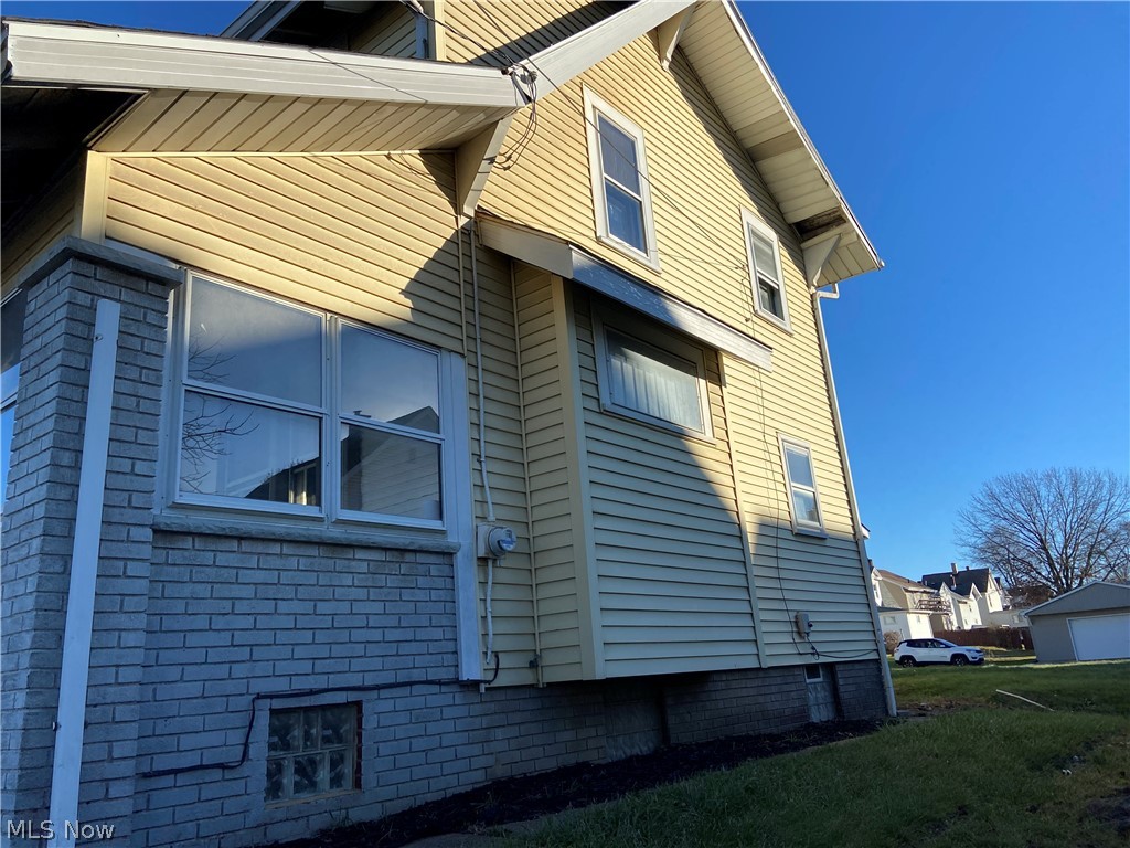 10 Feet Off/Entire South Side - Residential