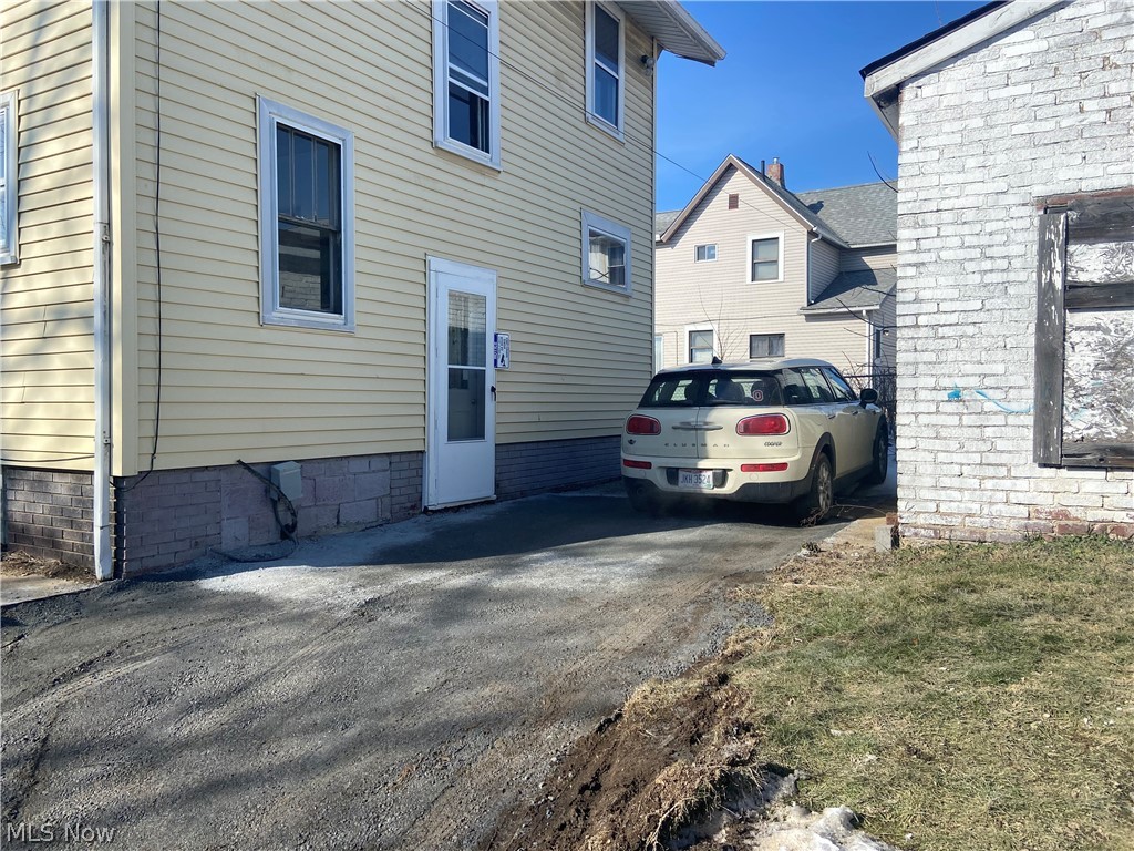 10 Feet Off/Entire South Side - Residential