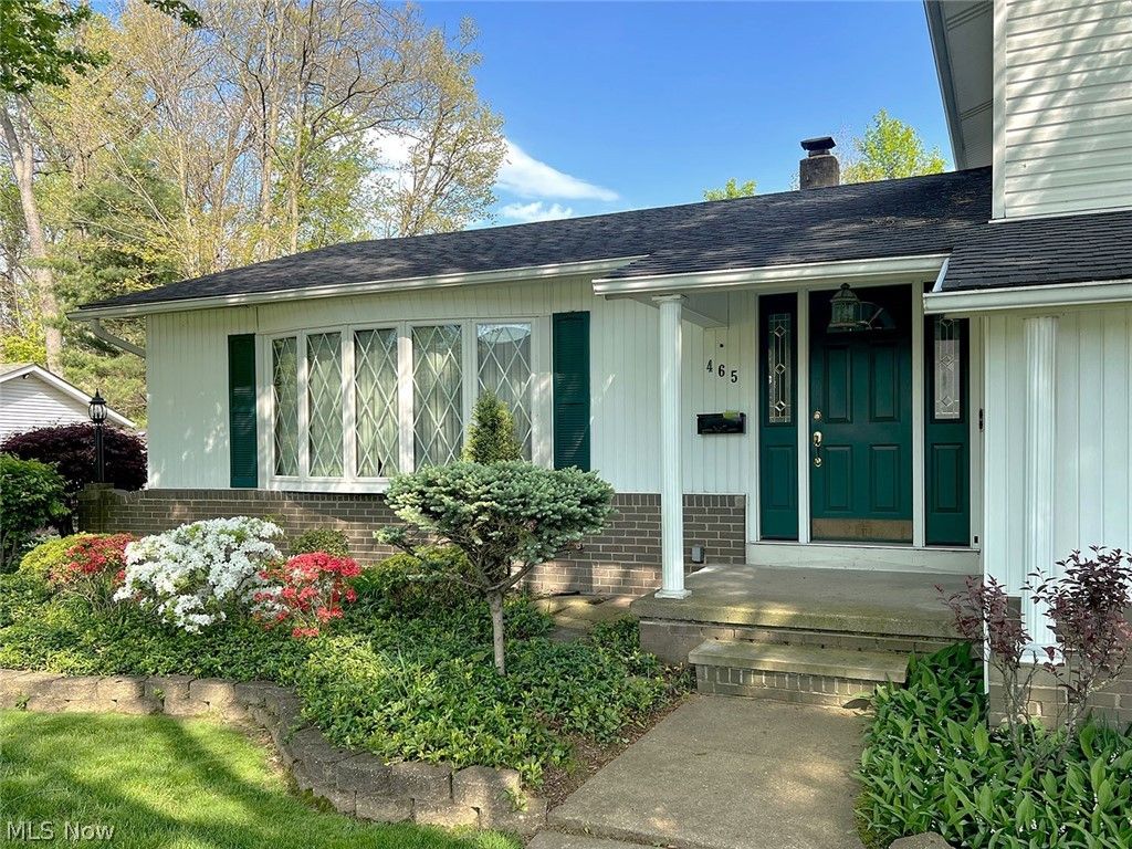 Photo of 465 Kar A Bru DR, Amherst, OH 44011 (MLS # 5205077)