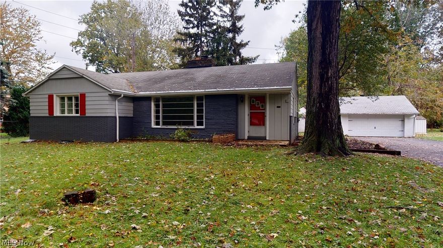 Timberlake Village!!!!!. Updated three bedroom ranch with a finished basement. Pool Table included.