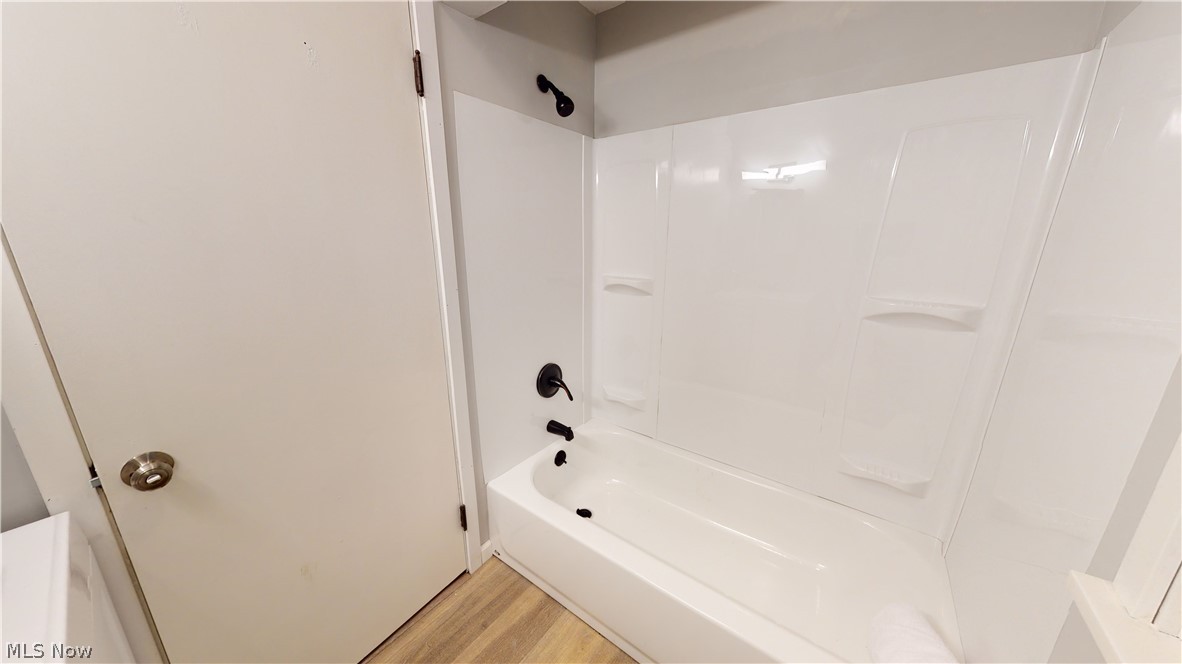 Lakeshore Blvd Estates 01 - Residential