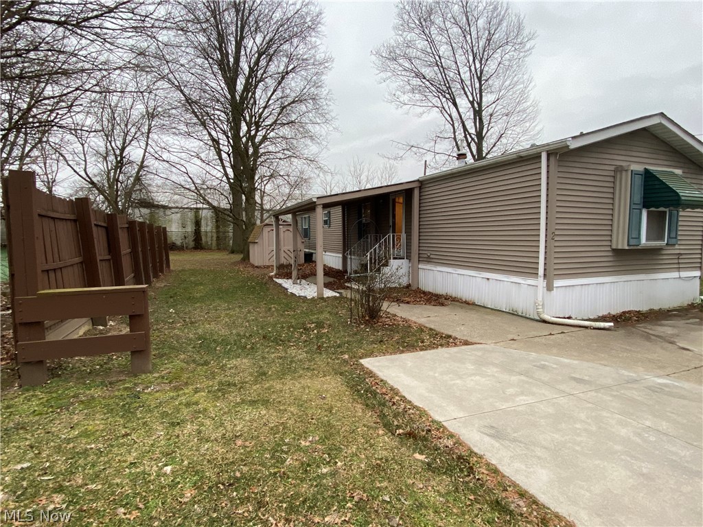 Tired of renting with noisy neighbors? Now is your chance to rent a 2 bedroom, and 2 bath with laundry hook up! Nice yard and good location! rental requirements must meet a 600+ credit score and no evictions or felonies. Security deposit and 1st months rent due at lease signing. Move in Immedialty!