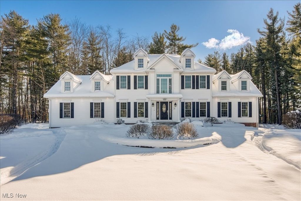 Photo of 11425 Clearfield Lane, Chardon, OH 44024 (MLS # 5184537)