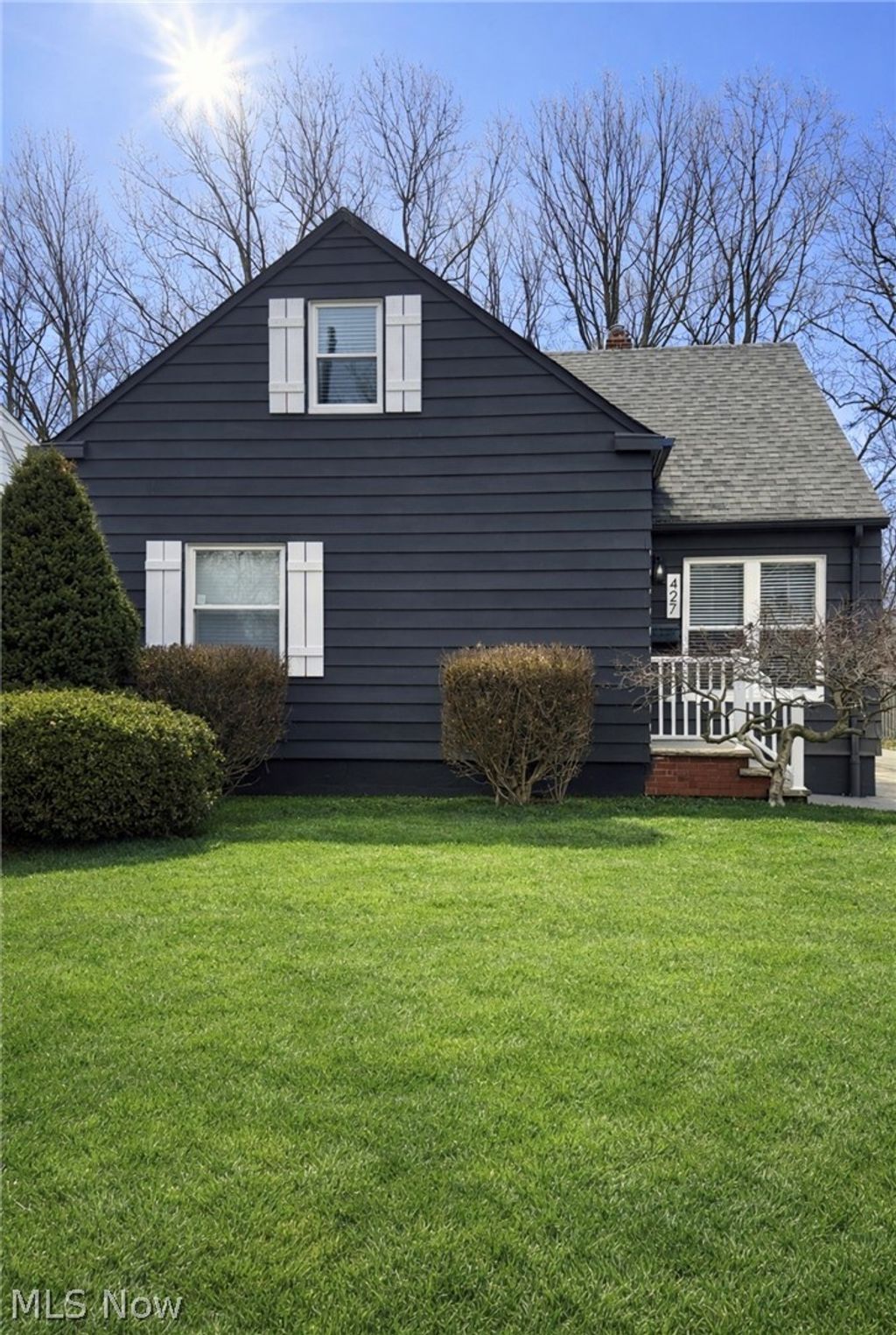 Photo of 427 275 Street, Euclid, OH 44132 (MLS # 5188327)